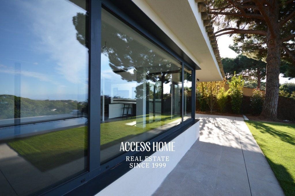Exclusiva villa en alquiler en Supermaresme con vistas al mar y piscina privada