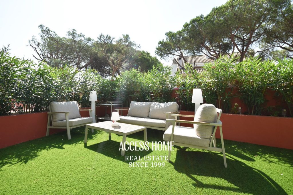 Planta baja de lujo con jardín en primera línea de mar en Platja d’Aro