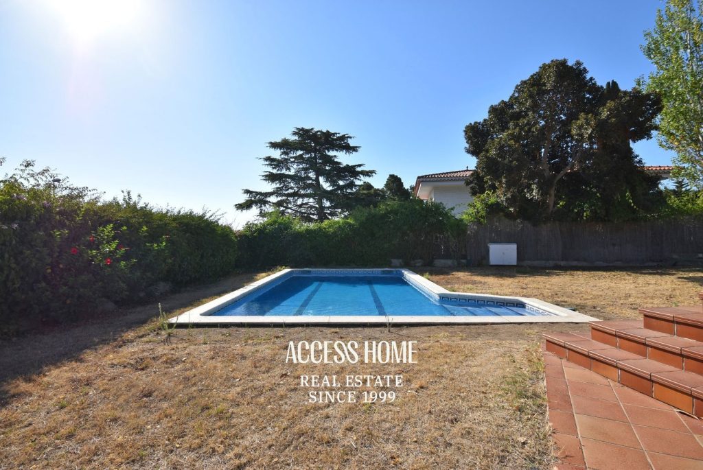 Villa con piscina y vistas al mar en Can Teixidó, Alella