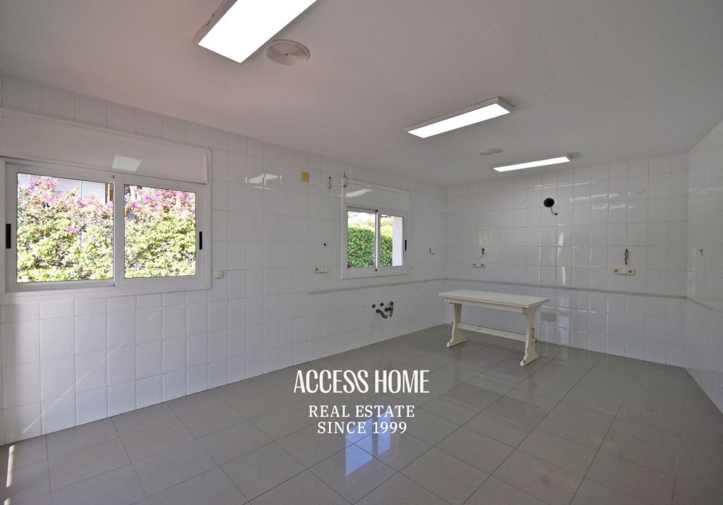 Villa con piscina y vistas al mar en Can Teixidó, Alella