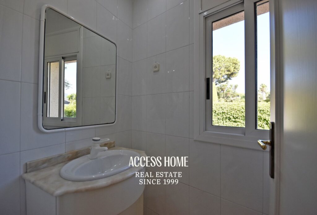 Villa con piscina y vistas al mar en Can Teixidó, Alella