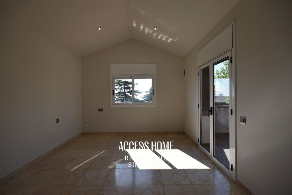 Villa con piscina y vistas al mar en Can Teixidó, Alella