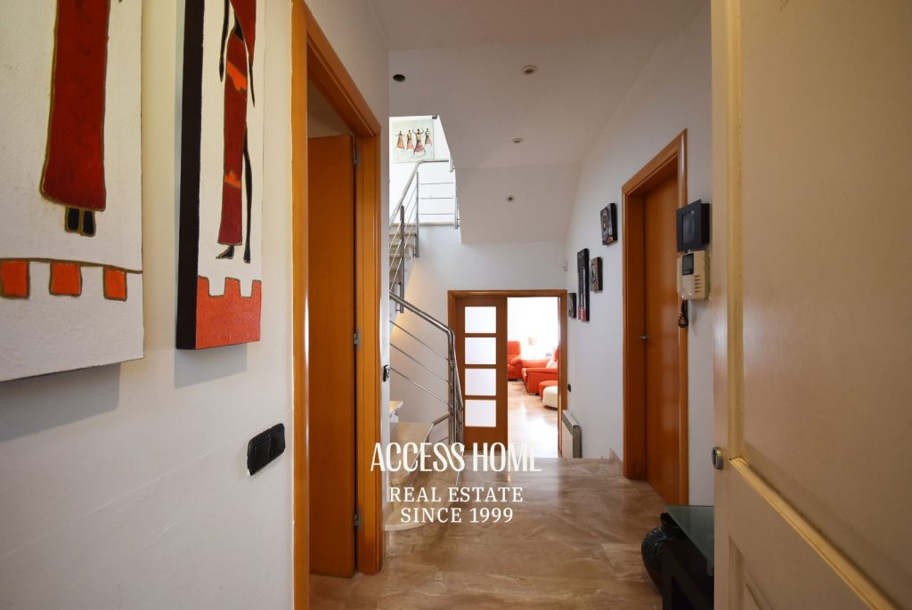 Vivienda unifamiliar con vistas al mar, terrazas y jardín en Premià de Dalt