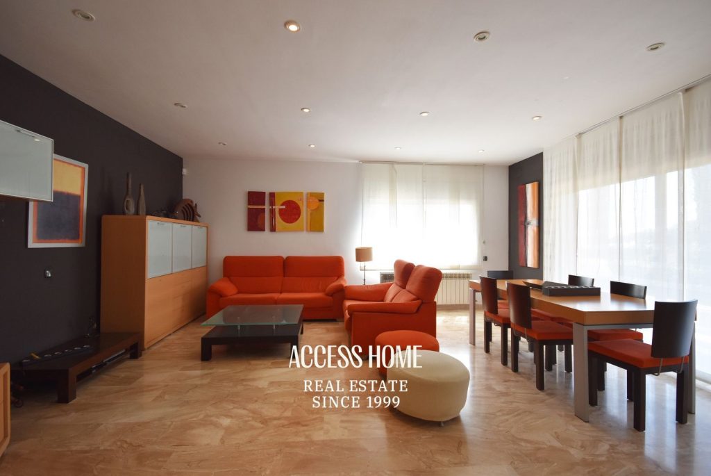 Vivienda unifamiliar con vistas al mar, terrazas y jardín en Premià de Dalt