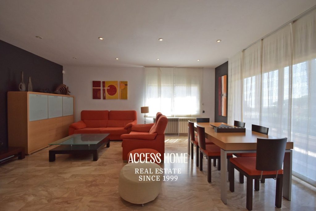Vivienda unifamiliar con vistas al mar, terrazas y jardín en Premià de Dalt