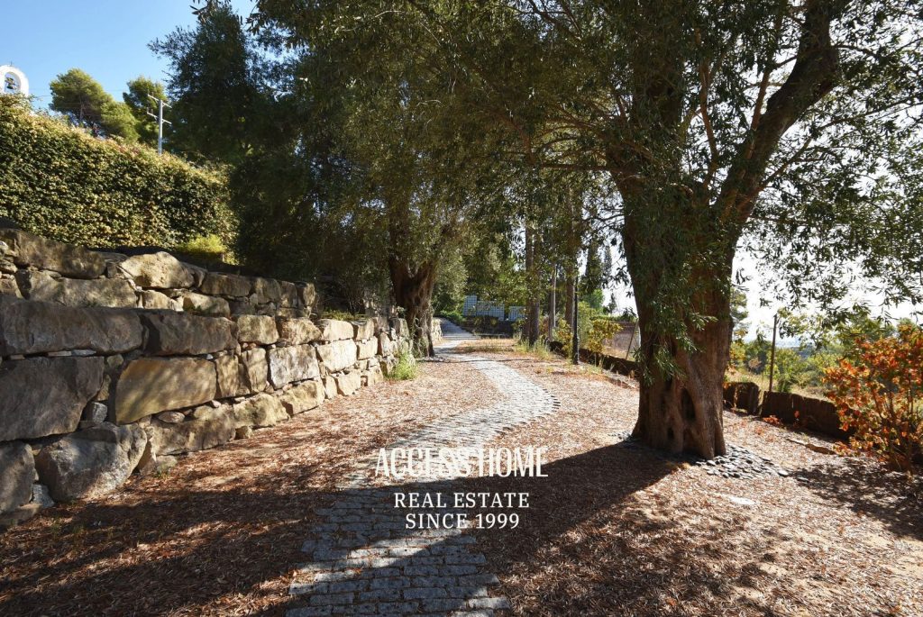 Masía del siglo XIX con amplios jardines y vistas al mediterráneo  en Cabrera de Mar