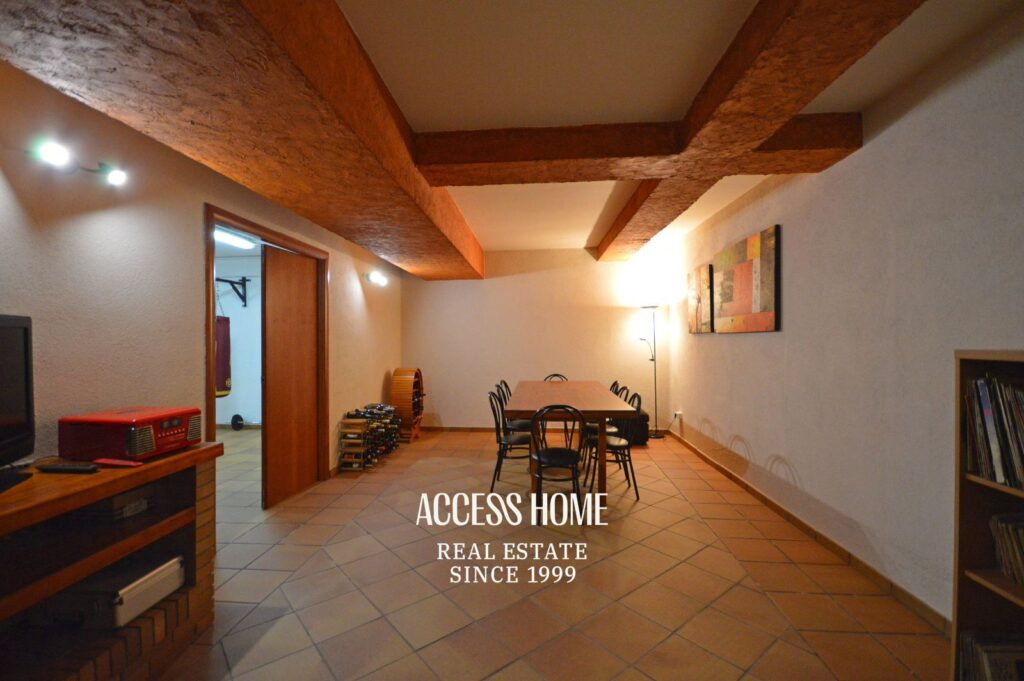 Casa unifamiliar en Premià de Dalt, de 341 m² construidos, jardin y vistas al mar