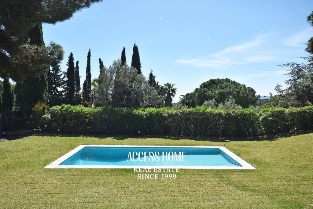 Lujo mediterráneo en alquiler: exclusiva villa con piscina privada en esta zona