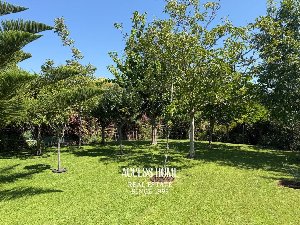 Casa a tres vientos con jardín y piscina privada cerca del centro de Alella