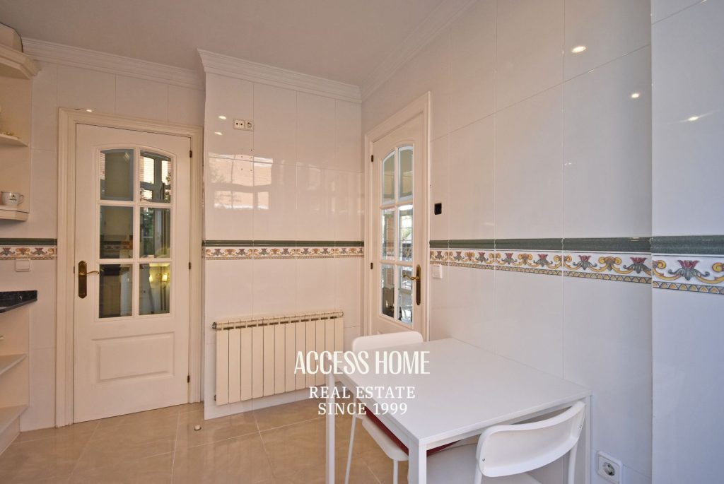 Casa unifamiliar con piscina y vistas al mar en Vilassar de Dalt