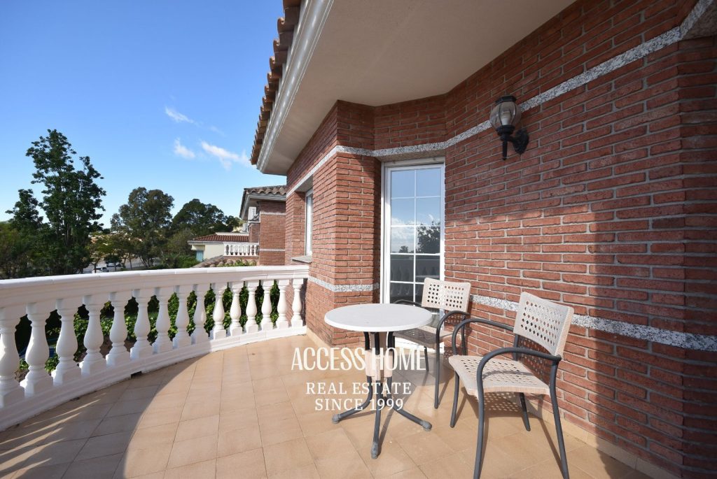 Casa unifamiliar con piscina y vistas al mar en Vilassar de Dalt