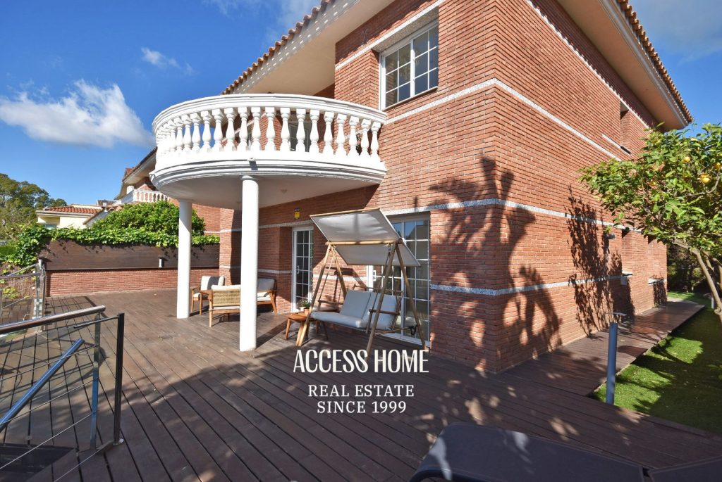 Casa unifamiliar con piscina y vistas al mar en Vilassar de Dalt