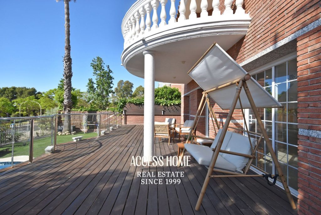 Casa unifamiliar con piscina y vistas al mar en Vilassar de Dalt