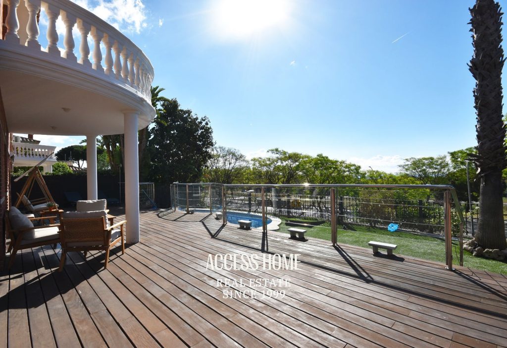 Casa unifamiliar con piscina y vistas al mar en Vilassar de Dalt