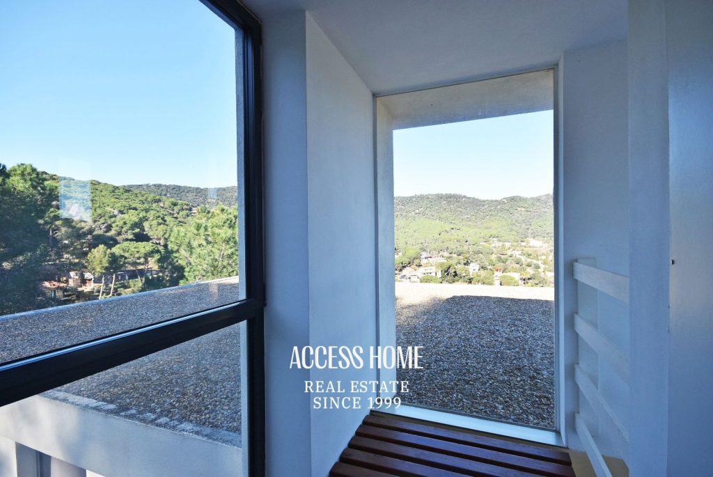 Exclusiva casa a la venta en Cabrils con piscina y vistas panorámicas