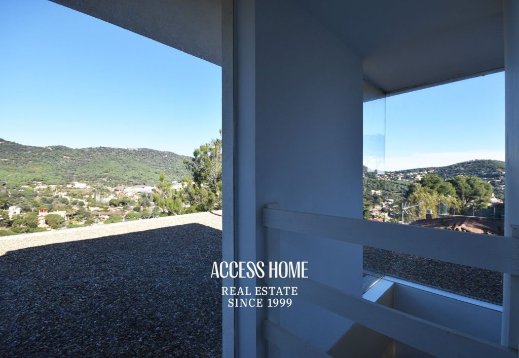 Exclusiva casa a la venta en Cabrils con piscina y vistas panorámicas
