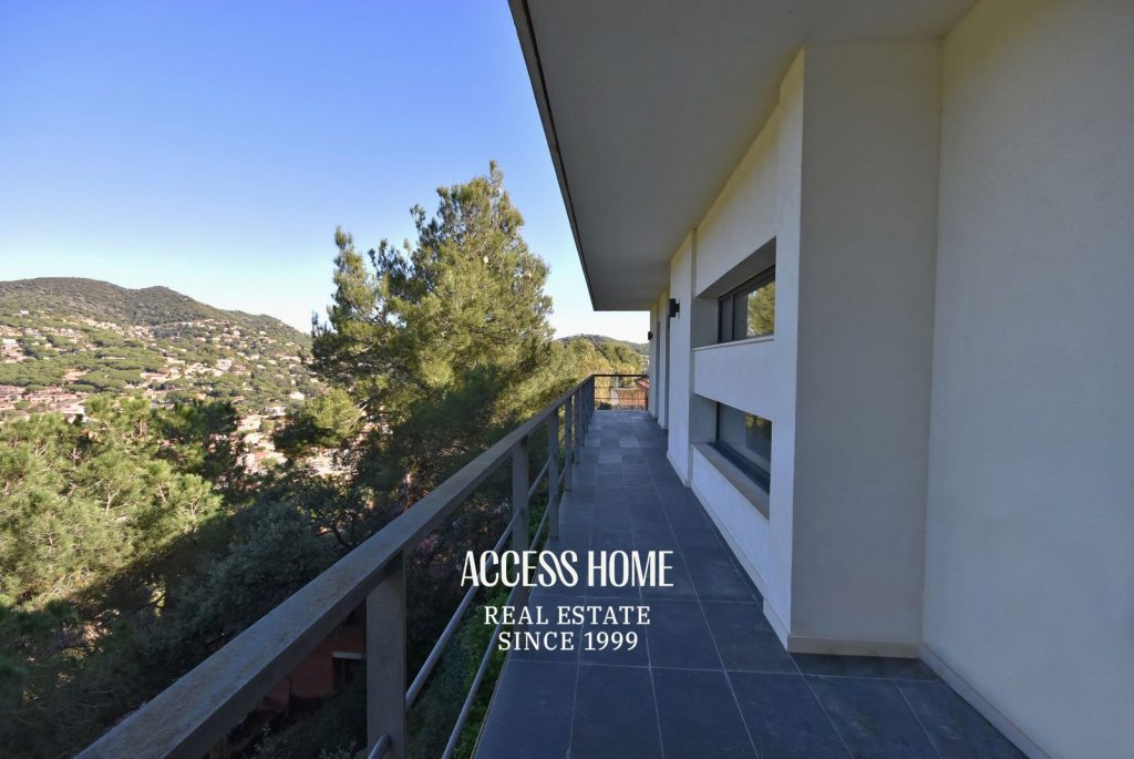 Exclusiva casa a la venta en Cabrils con piscina y vistas panorámicas