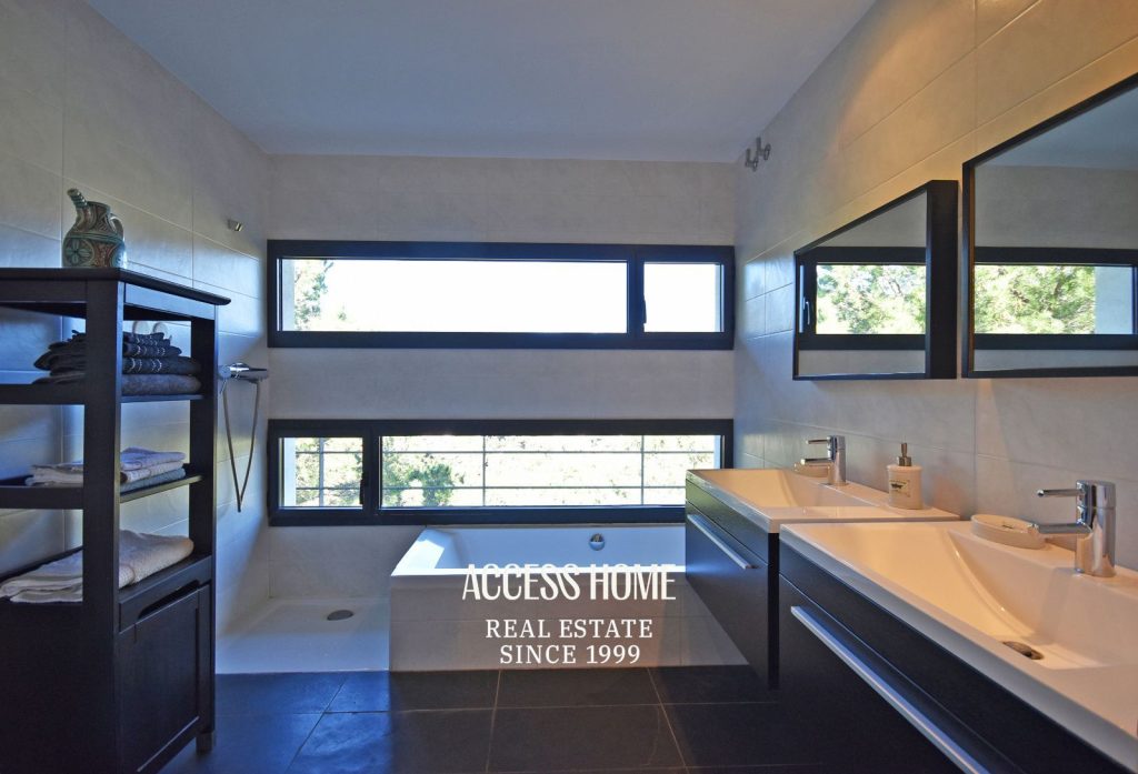 Exclusiva casa a la venta en Cabrils con piscina y vistas panorámicas