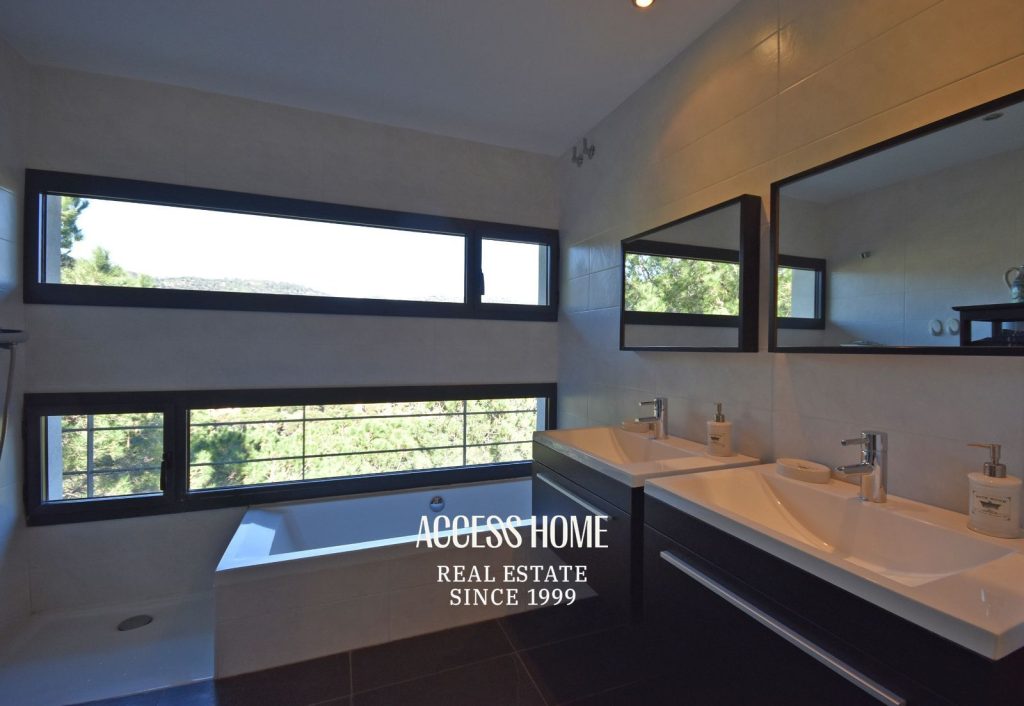 Exclusiva casa a la venta en Cabrils con piscina y vistas panorámicas