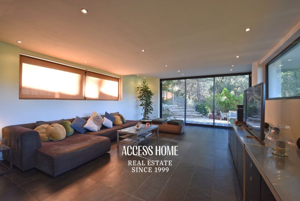 Exclusiva casa a la venta en Cabrils con piscina y vistas panorámicas