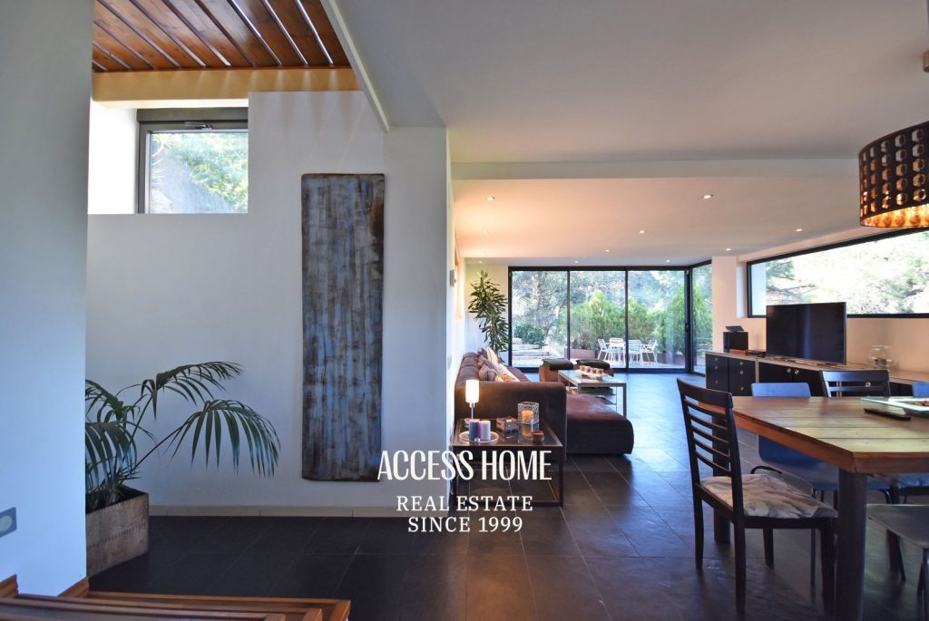Exclusiva casa a la venta en Cabrils con piscina y vistas panorámicas
