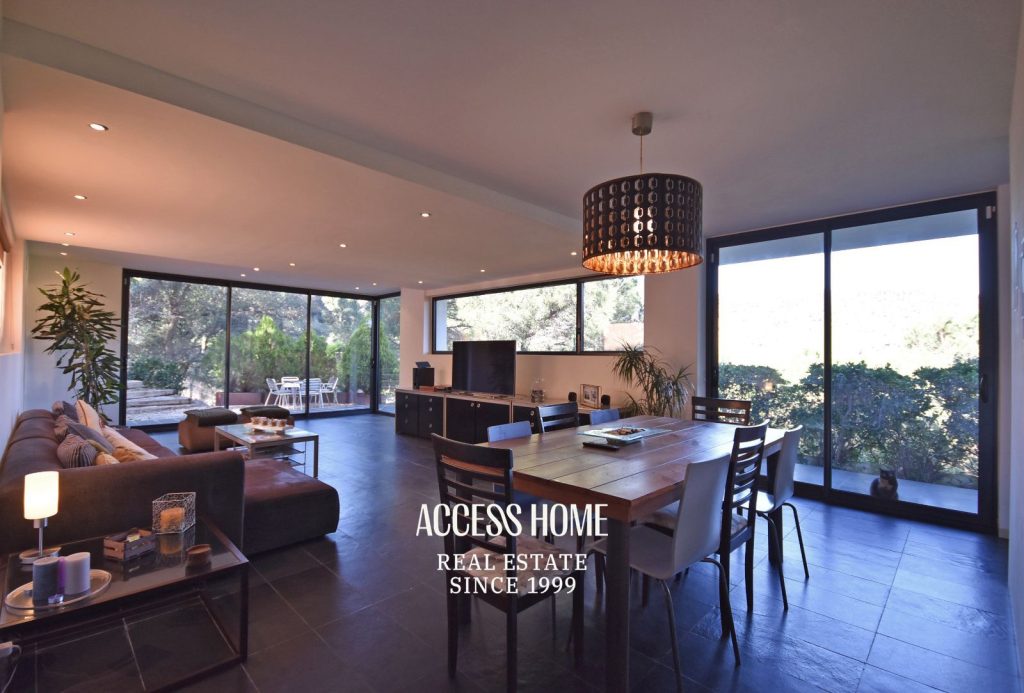 Exclusiva casa a la venta en Cabrils con piscina y vistas panorámicas
