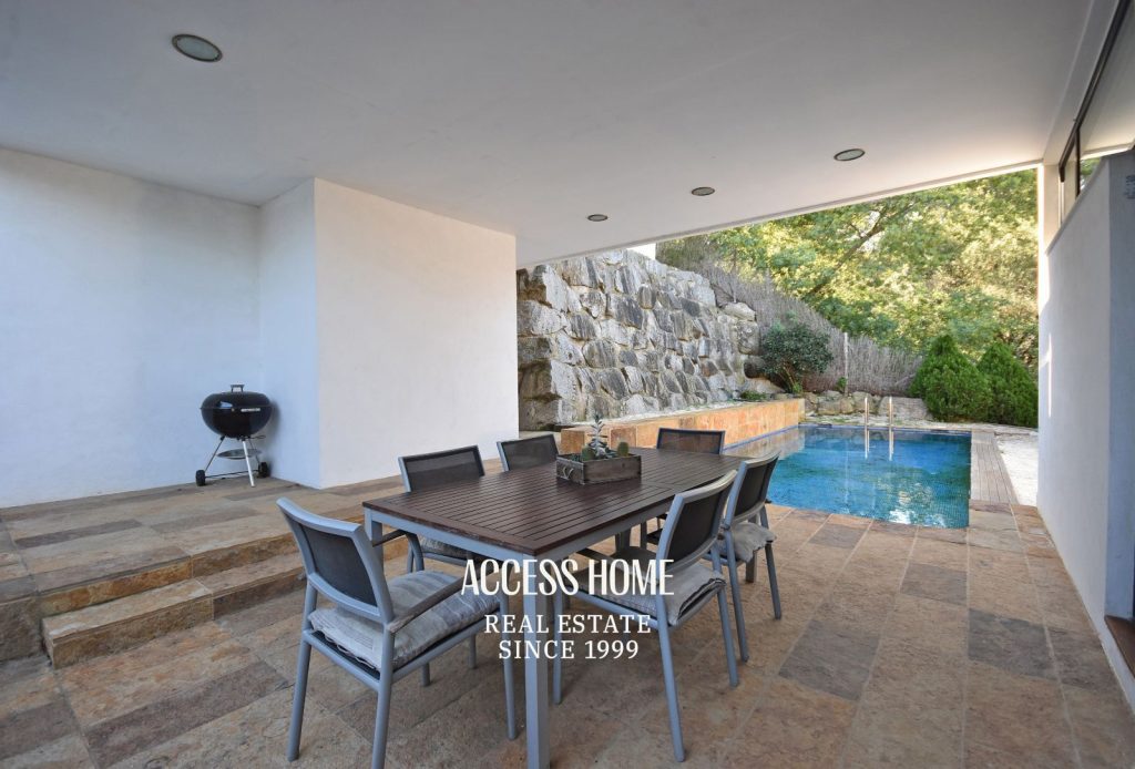 Exclusiva casa a la venta en Cabrils con piscina y vistas panorámicas