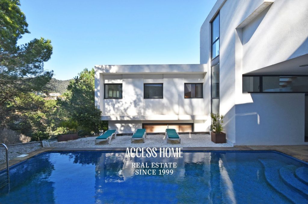 Exclusiva casa a la venta en Cabrils con piscina y vistas panorámicas