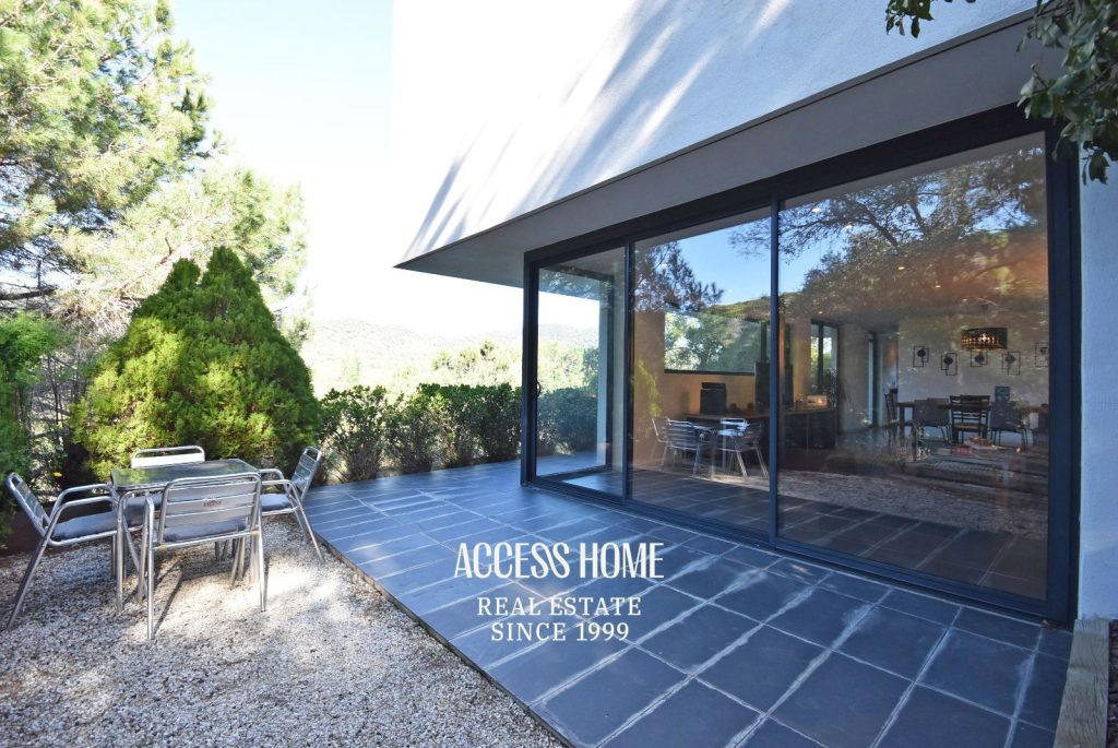 Exclusiva casa a la venta en Cabrils con piscina y vistas panorámicas