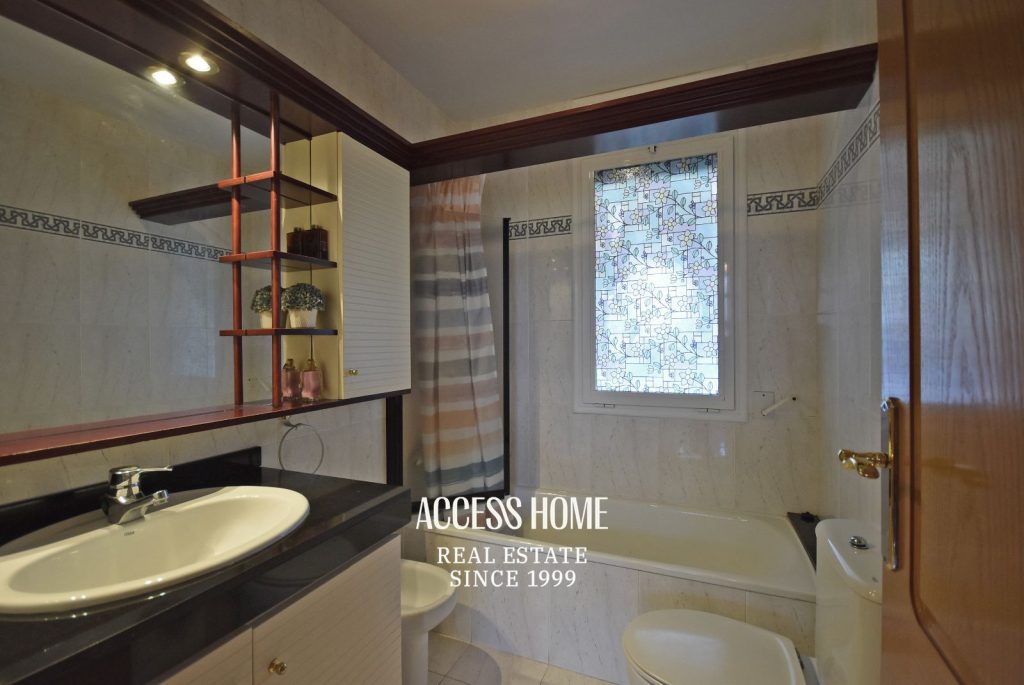 Exclusiva casa con piscina y terrazas con vistas a mar y montaña en El Masnou