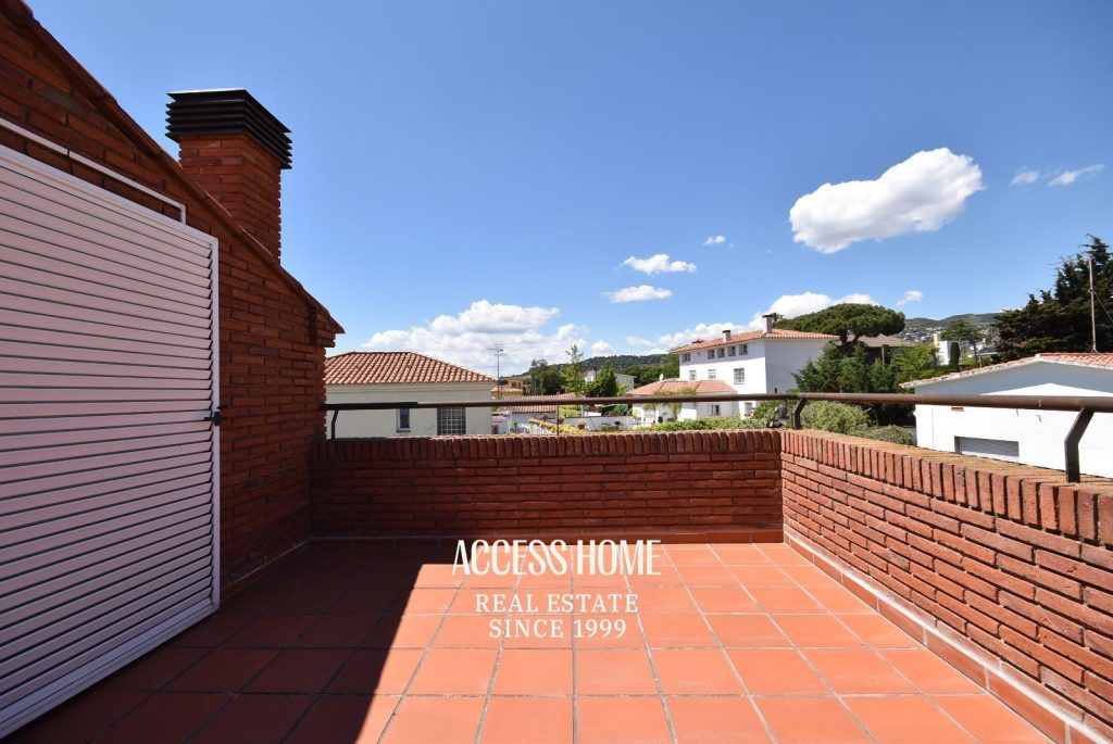 Exclusiva casa con piscina y terrazas con vistas a mar y montaña en El Masnou