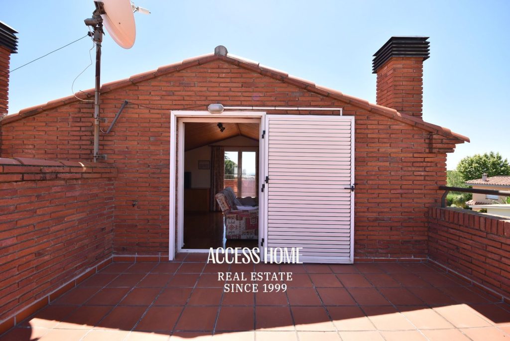 Exclusiva casa con piscina y terrazas con vistas a mar y montaña en El Masnou