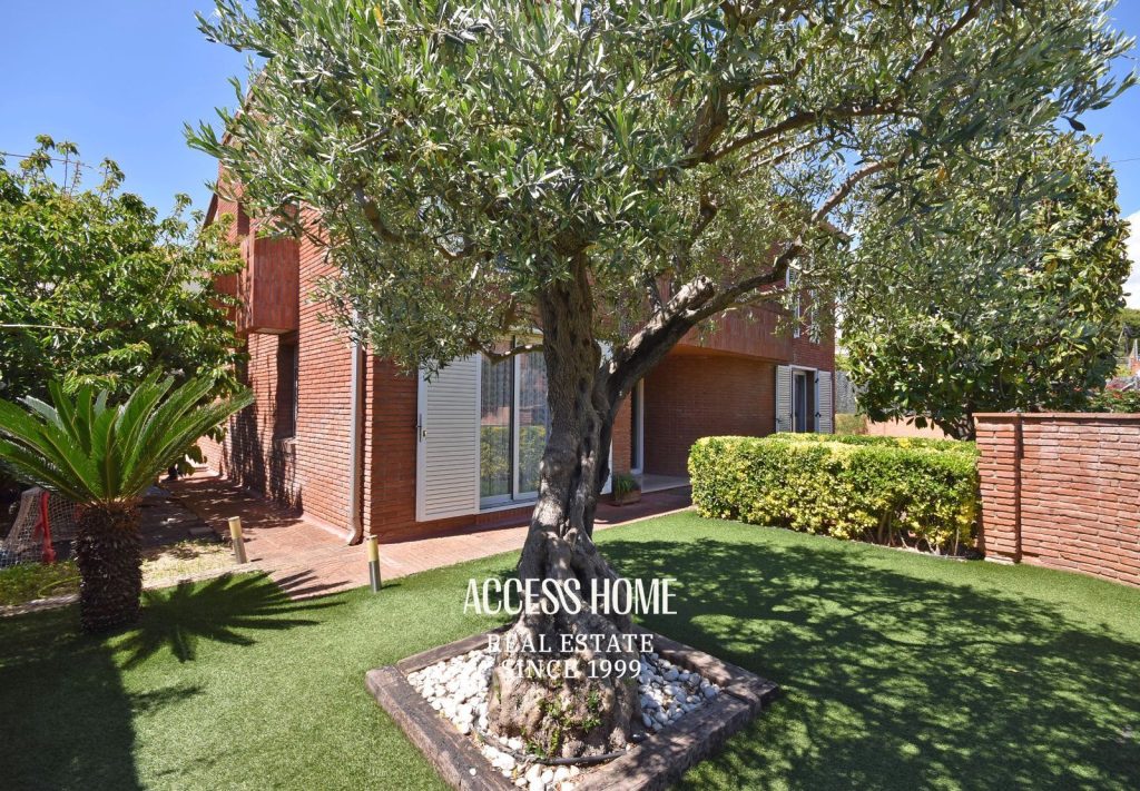 Exclusiva casa con piscina y terrazas con vistas a mar y montaña en El Masnou