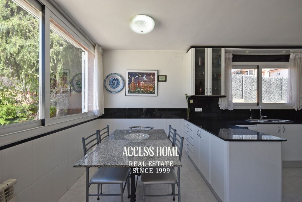 Exclusiva casa con piscina y terrazas con vistas a mar y montaña en El Masnou