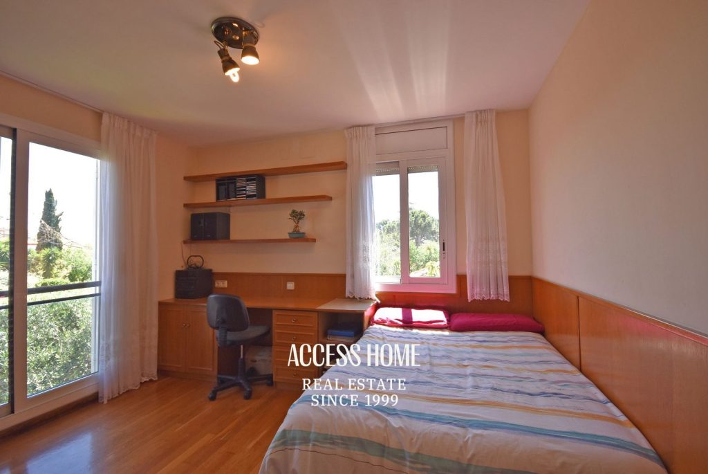 Exclusiva casa con piscina y terrazas con vistas a mar y montaña en El Masnou