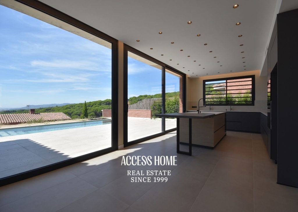 Casa de lujo de nueva construcción en venta en Sant Vicenç de Montalt con vistas al mar