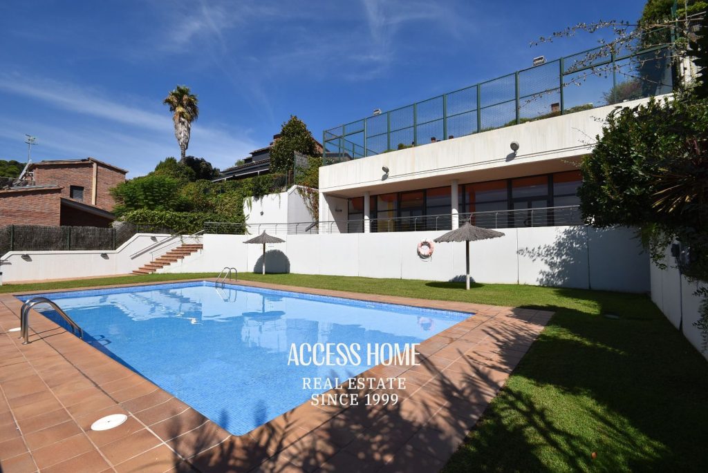 Casa de lujo de nueva construcción en venta en Sant Vicenç de Montalt con vistas al mar