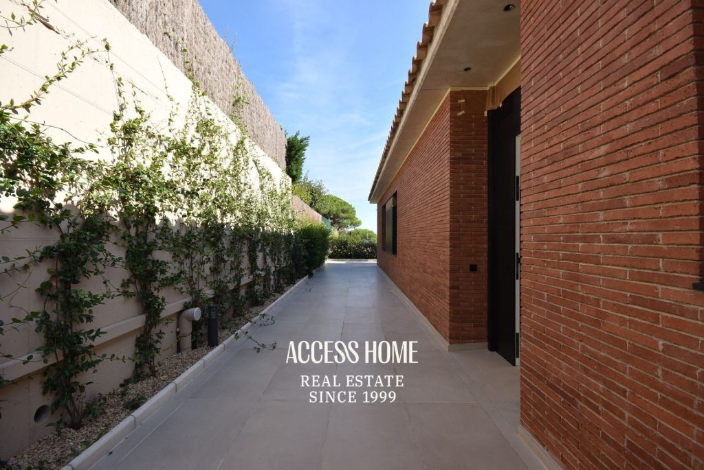 Casa de lujo de nueva construcción en venta en Sant Vicenç de Montalt con vistas al mar