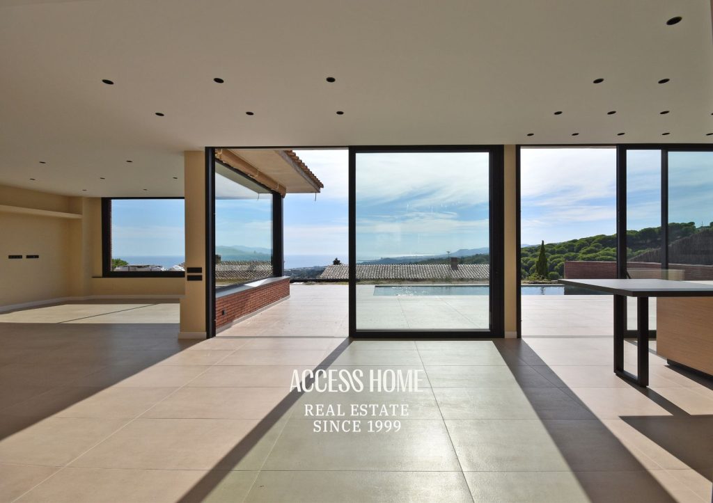 Casa de lujo de nueva construcción en venta en Sant Vicenç de Montalt con vistas al mar