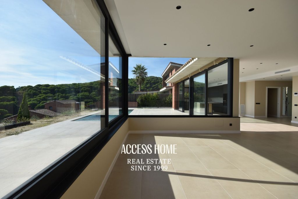 Casa de lujo de nueva construcción en venta en Sant Vicenç de Montalt con vistas al mar