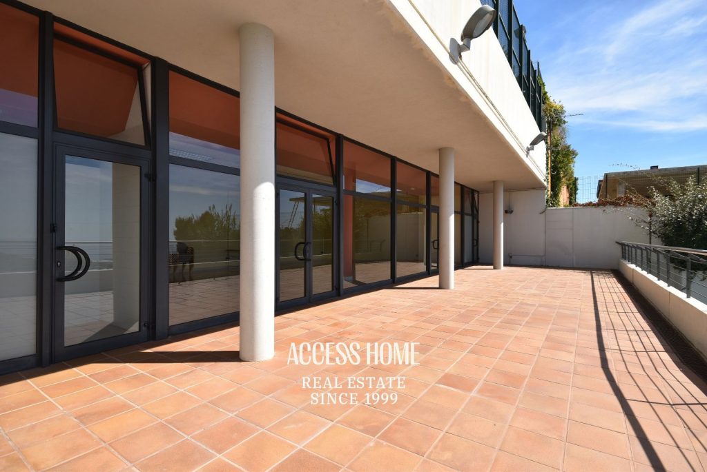Villa de lujo personalizable con estructura construida y vistas al mar en Sant Vicenç de Montalt