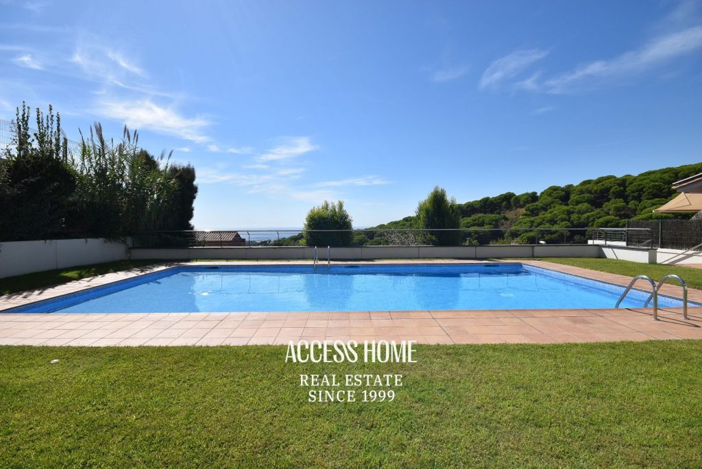 Villa de lujo personalizable con estructura construida y vistas al mar en Sant Vicenç de Montalt