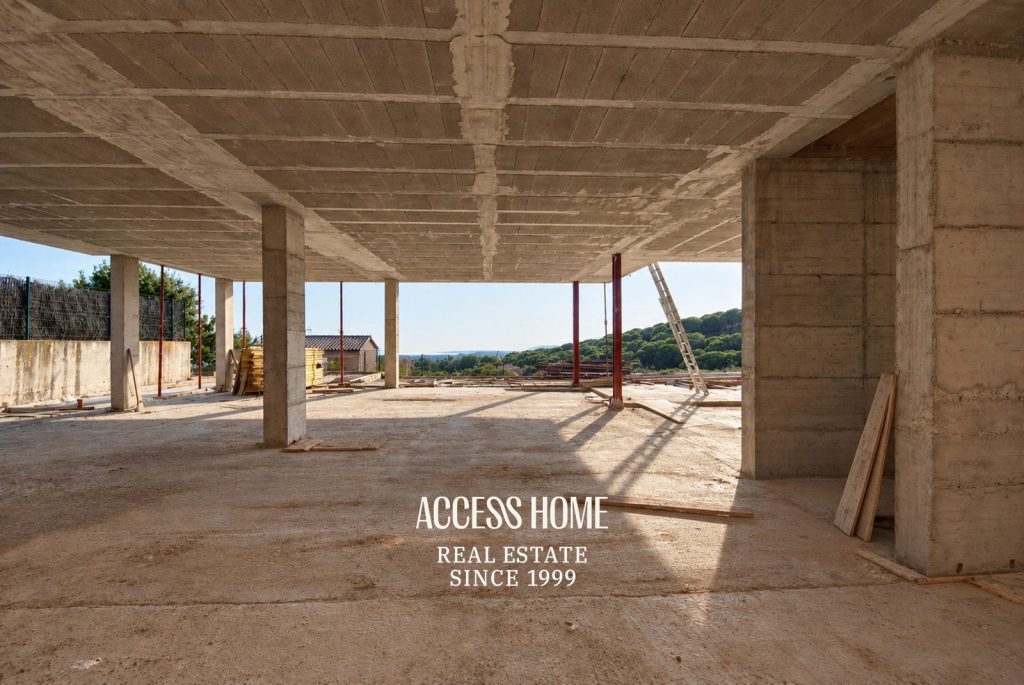 Villa de lujo personalizable con estructura construida y vistas al mar en Sant Vicenç de Montalt