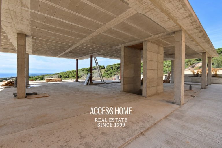 Villa de lujo personalizable con estructura construida y vistas al mar en Sant Vicenç de Montalt