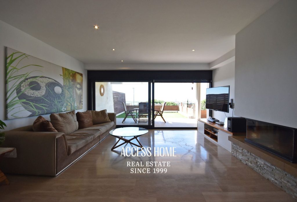Casa a tres vientos en venta en Can Quirze, Mataró, con jardín y vistas al mar