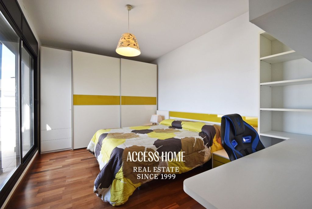 Casa a tres vientos en venta en Can Quirze, Mataró, con jardín y vistas al mar
