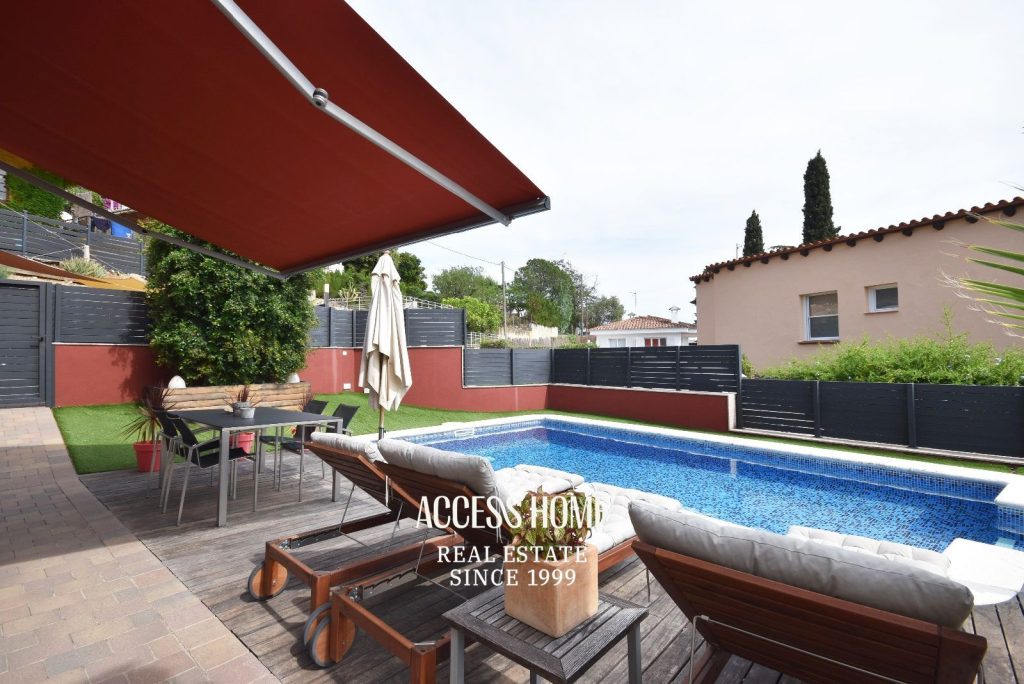 Casa en venta en Cabrils con piscina privada y apartamento independiente
