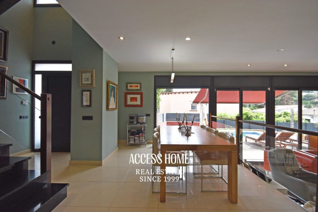 Casa en venta en Cabrils con piscina privada y apartamento independiente