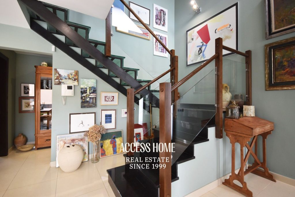 Casa en venta en Cabrils con piscina privada y apartamento independiente