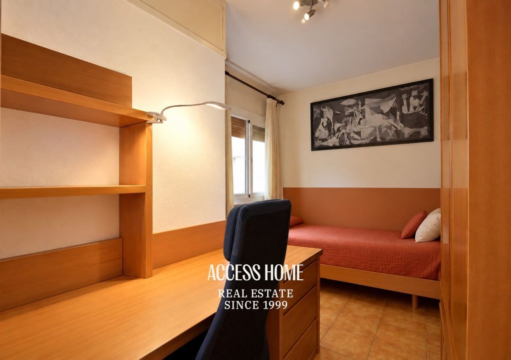 Piso  en venta de 120 m² útiles con 4 habitaciones, balcón, parking y trastero en Barcelona
